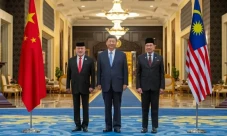 Balas Perang Tarif Trump,...