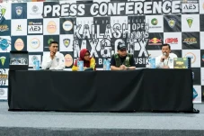 Sensasi Balap Outdoor...