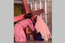 Jumat Agung di Katedral...