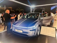 Tesla Tunda Peluncuran...