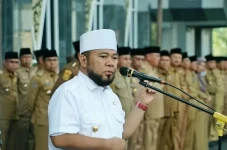 Gubernur Bengkulu Helmi...