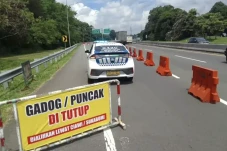 Lalu Lintas Padat, Simpang...