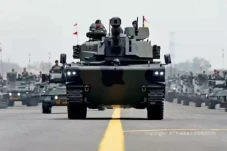 Letjen TNI Aktif dari...