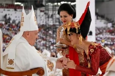 10 Artis Indonesia yang...