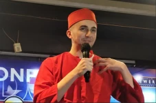 Fedor Gorst Kirim Pesan...