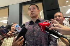 Mensesneg Jadi Juru...