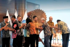 Momen Setahun Sekali,...
