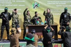 70 Eks Tentara Wanita...