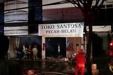 Pertokoan di Malang...