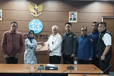 Kejagung Serahkan Dokumen...