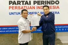 Resmi Pimpin Partai...