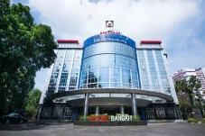 7 Universitas Swasta...