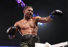 Juara WBO Brian Norman...