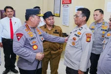 Dihadiahi Sekolah Perwira...
