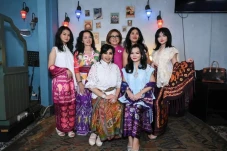 Perempuan Berkarya,...