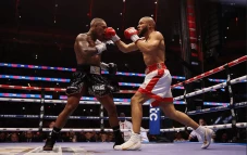 Chris Eubank Jr Kalahkan...