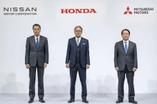 Gawat! Nissan Terjungkal,...