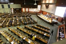 Guru Besar Unpad Sarankan...