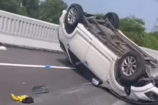 Kecelakaan di Tol Layang...