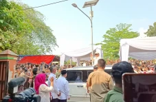 Momen Prabowo Naik Maung...