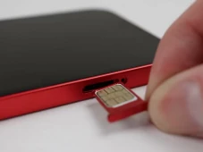 Apa Itu iPhone SIM Sticker?...