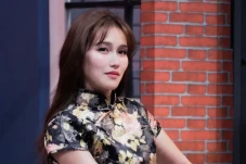 Ayu Ting Ting Curhat...