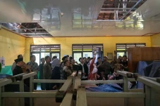 80% Bangunan Rusak,...