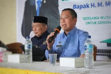 Anggota DPR Muazzim...