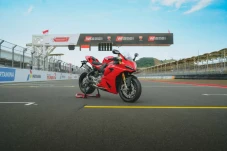 Resmi Diluncurkan, Ducati...