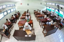 35 Contoh Soal Peluang...