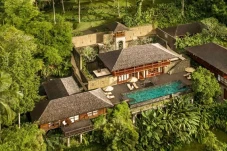 Menilik Como Shambhala...