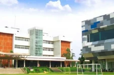 10 Universitas Swasta...