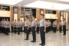 6 Kombes Pecah Bintang...