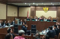 Penyidik KPK Rossa Purbo...