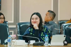 Lindungi Generasi Muda,...