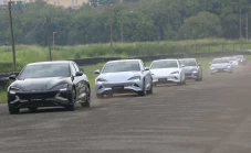 Penjualan Mobil China...