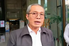Alexander Marwata Buka...
