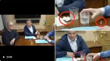 Macron Dituding Bawa...