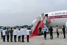 Bertolak ke Brunei Darussalam,...
