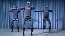 Elon Musk Minta Robot...