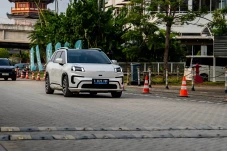 Drama Penantian Mobil...