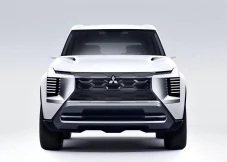 Mitsubishi DST SUV 7...