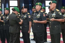 4 Jenderal TNI AD dari...