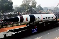 Politisi Pakistan Desak...