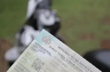 Resmi Berlaku, Balik...