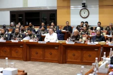 Syarat Diangkat Menjadi...