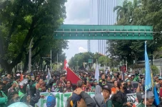 Demo Besar-besaran,...