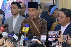 Polemik Ijazah Jokowi,...
