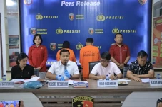 Edan! Suami-Istri di...