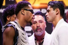Oscar De La Hoya Tolak...